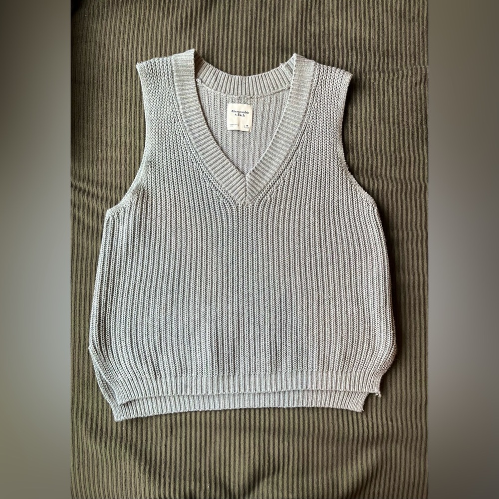 Abercrombie & Fitch Oversized Sweater Vest NWOT